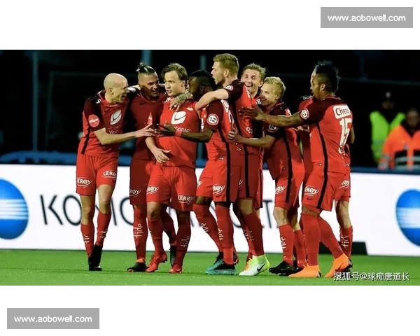 足球比赛手机版畅享实时对战与精彩赛事体验平台全新升级互动娱乐 - 副本 - 副本 - 副本 (4)